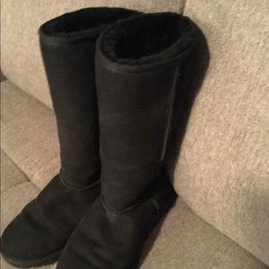 Tall black Uggs